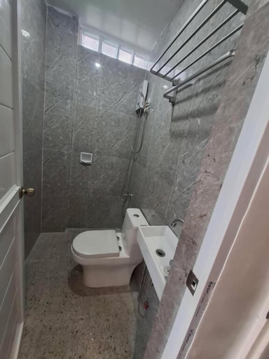 Bathroom 2, Mountain Meets The Sea Hidden Resort, Dauis