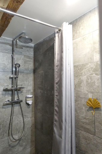 Bathroom, La Tour de Coron, Ain