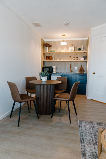 Dining, Lofts on Main, Division No. 17
