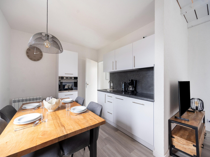 Private kitchen 3, Lavish Hambachtal Holiday Home, Birkenfeld