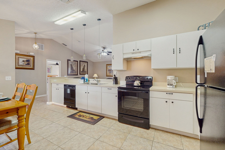 Private kitchen 3, Inviting Pool Home With Tranquil Pond View Near Theme Parks & Attractions, Osceola