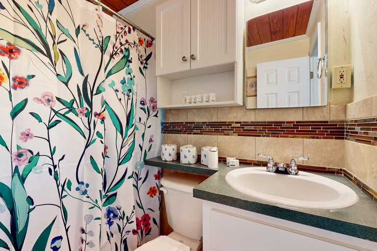 Bathroom 3, Lake June, Highlands