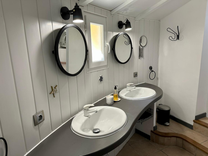 Bathroom 2, Pierres-Blanches, Vaucluse