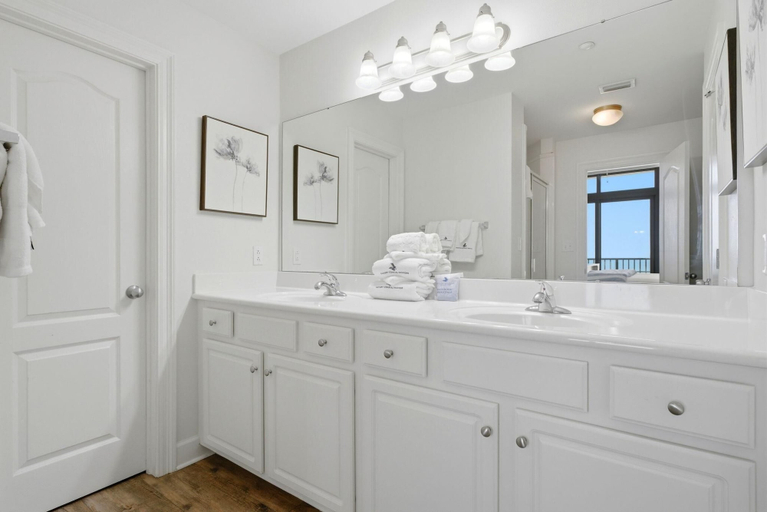 Bathroom 5, The Oasis at Orange Beach 1611, Baldwin