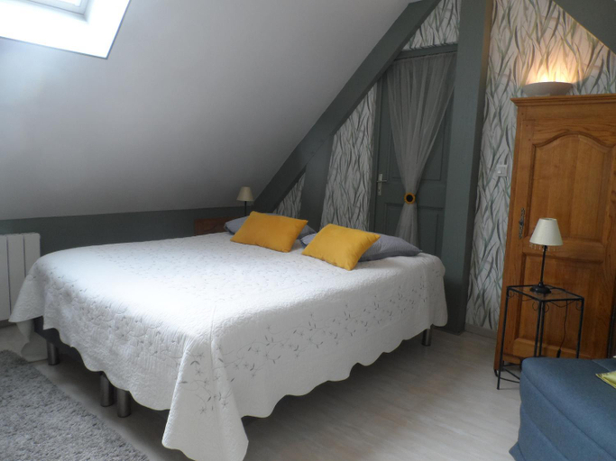 Bedroom 3, chambre d'hote equipee en studio, Somme