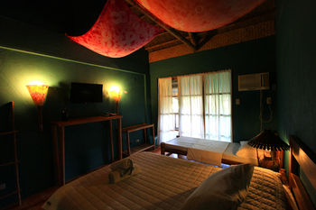Others 4, Hannah Hotel, Malay