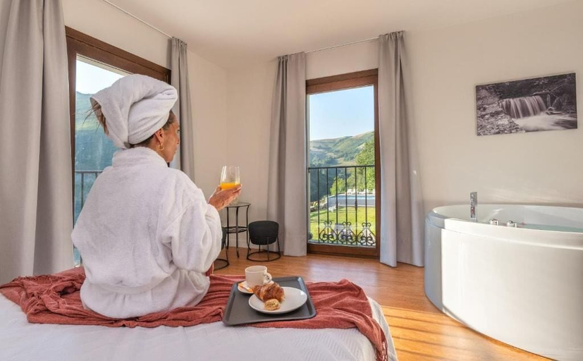 Room 2, La Rectoral de Besullo, Asturias
