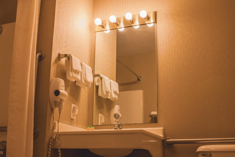 Bathroom 4, Colfax Inn, Jasper
