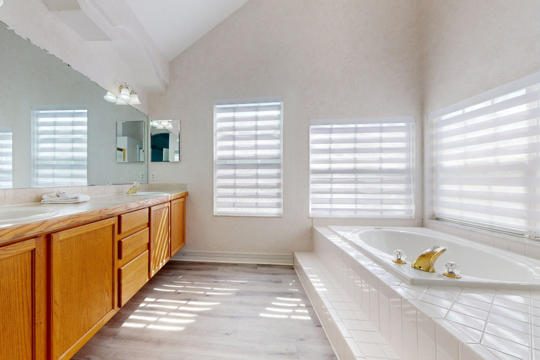 Bathroom 4, Easy-to-reach Home With Private Screened Pool, Lanai, & AC - Snowbird-friendly, Osceola