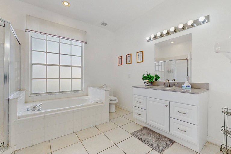 Bathroom 4, Home Near Disney/golf With Screened Pool, Spa, Pool Table, Foosball, AC, and W/D, Polk