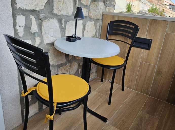 Others 5, Apartments Diadora, Vis