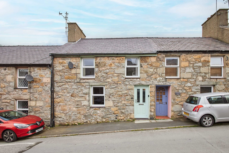 Exterior & Views, Host Stay Trefor Cottage, Gwynedd