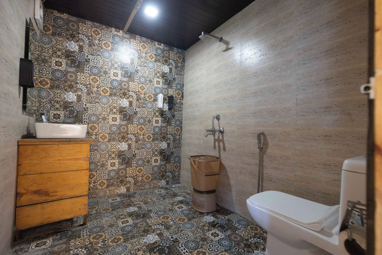 Bathroom 4, Hidden Valley Resort Pangot, Nainital