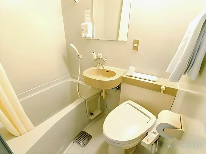 Bathroom 4, Reisenkaku Hotel Ekimae, Fukuoka