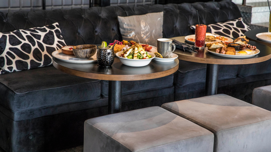 Food & Drinks 5, Block Hotel