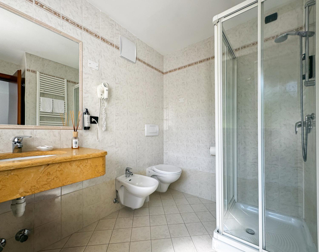 Bathroom, Hotel Los Andes, Trento