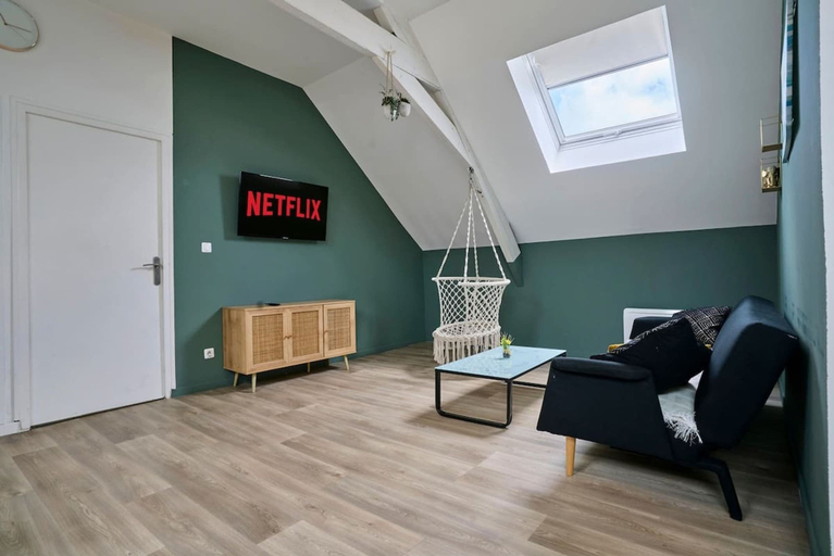 Room 3, En d Placement 10 les Combles Wifi Gratuit, Nord
