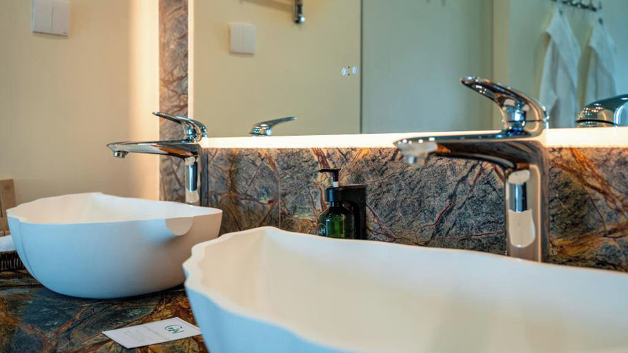 Bathroom 5, Garden Hill Resort & Spa