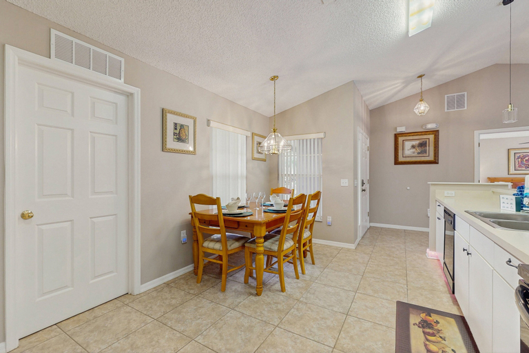Room 4, Inviting Pool Home With Tranquil Pond View Near Theme Parks & Attractions, Osceola