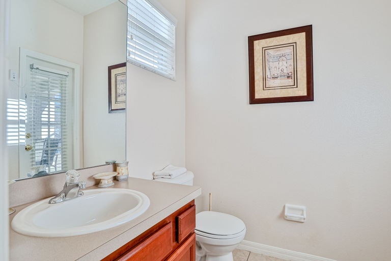 Bathroom 4, Spacious and Inviting Home With Private Pool, Central AC, and Washer/dryer, Osceola