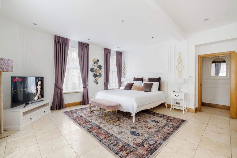 Room 3, LONDONERS Mayfair Grand Apartments, London