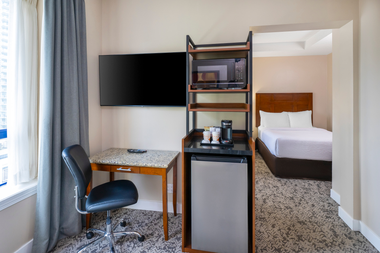 Bedroom 3, Quality Inn & Suites Downtown Vancouver, Greater Vancouver
