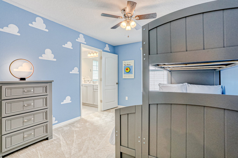 Room 5, Spacious Townhome With Heated Pool, Wifi, & Central A/C - Near Theme Parks, Polk