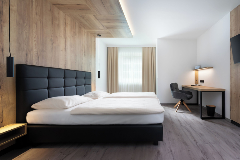 Bedroom 3, City Hotel Stockerau, Korneuburg