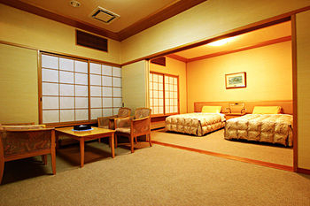 Others 2, Zazan Minakami, Minakami