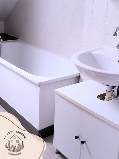 Room 5, L Authentique Wifi Parking 4pers Carvin Centre, Pas-de-Calais