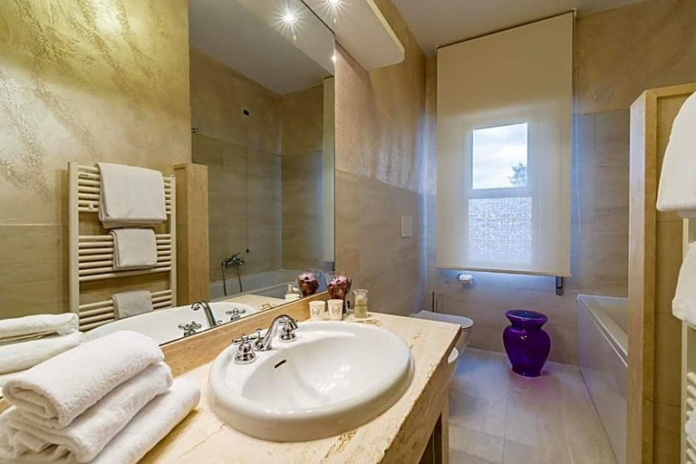 Bathroom 4, Villa Delle Rose, Pistoia