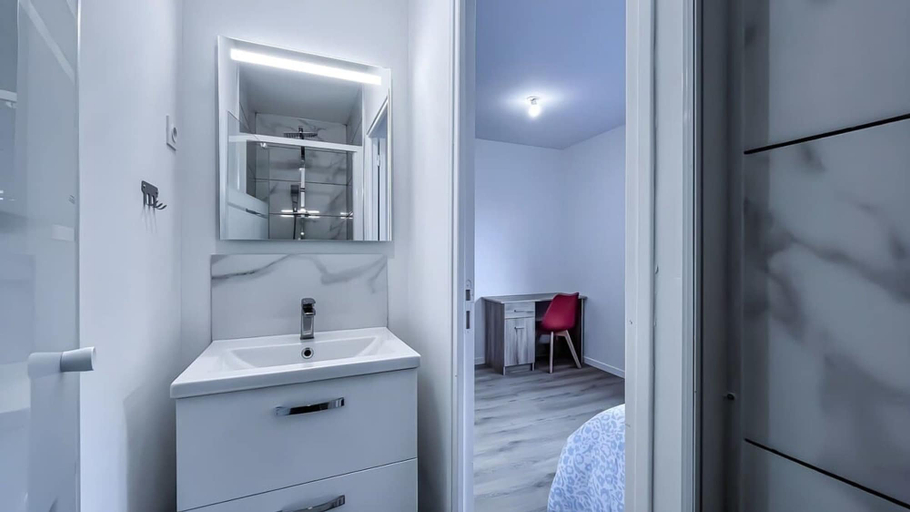 Room 4, Le Quai 22 Gare d Arras - 3 Chambres et 3 sdb, Pas-de-Calais
