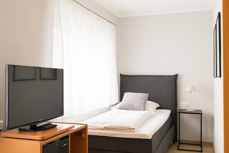 Bedroom 2, Hotel Garni Promenade, Neu-Ulm