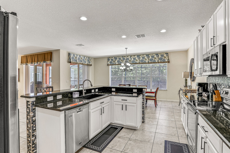 Private kitchen 2, Colorful Home With Pool, Patio, Kitchen, Washer/dryer, & Game Room, Osceola