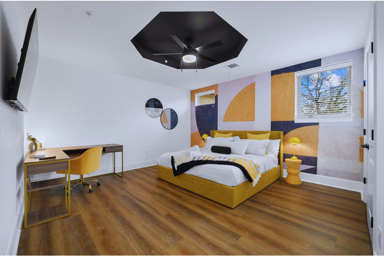 Room 4, 1110 Terjo Ln, Travis