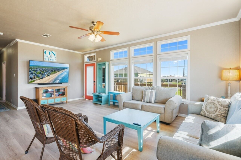 Living area 3, Toes In The Sand 3 Bedroom Home, Galveston