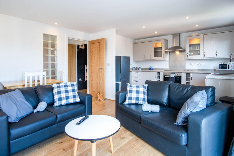 Living area 5, Ocean View - 2 Bedroom Apt - Llanelli, Carmarthenshire