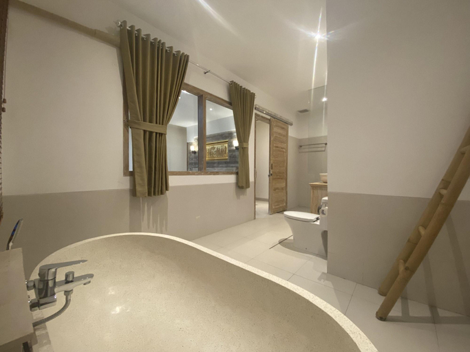 Bathroom 3, The Kama, Klungkung