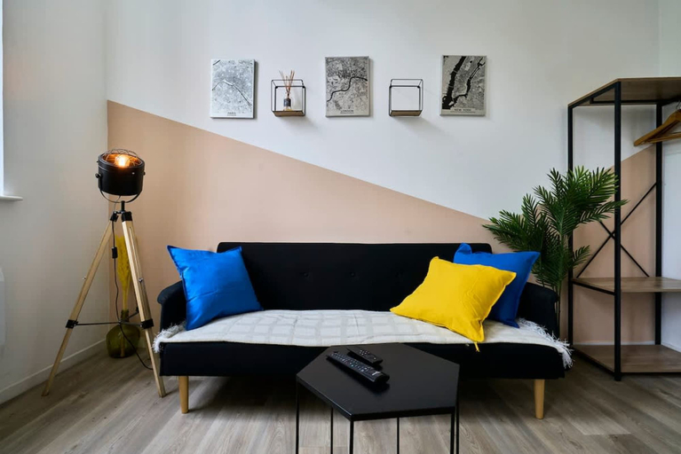 Room 5, En Deplacement 7 Wifi Gratuit Proche Gare Ouigo, Nord