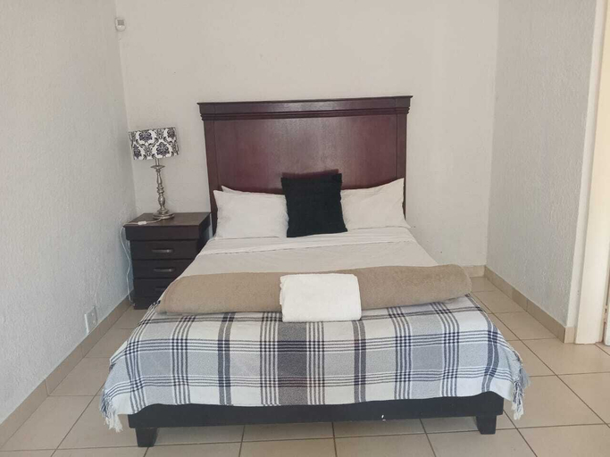 Room 5, Cozy Guestrooms in Midrand 1, City of Johannesburg