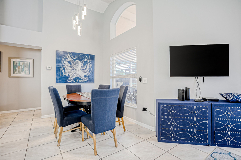 Room 3, Beautiful Home With Private Pool, Screened Lanai, Wifi, Private W/d, and AC, Osceola