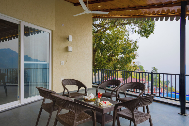 Terrace/patio 4, ELIVAAS Twin Chalets 4BHK Escape Villa, Nainital