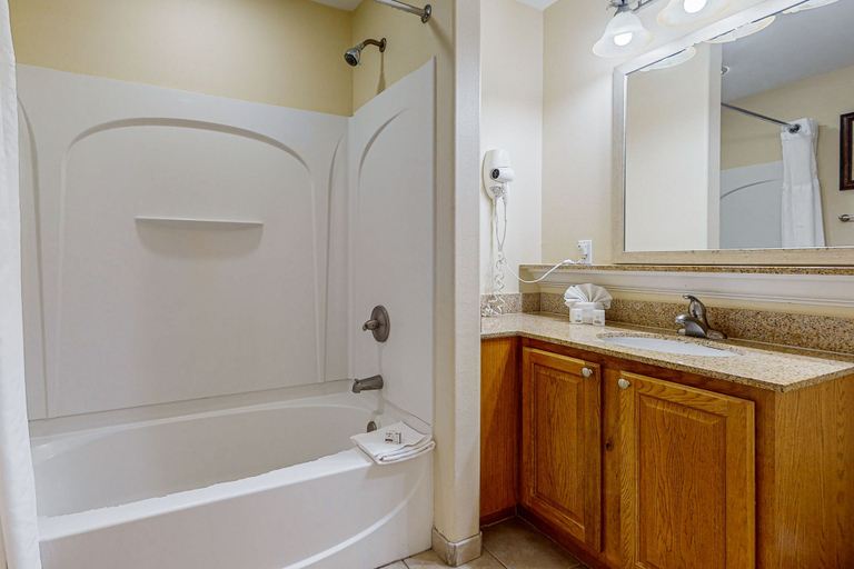 Bathroom 4, Blue Heron Beach II, Orange