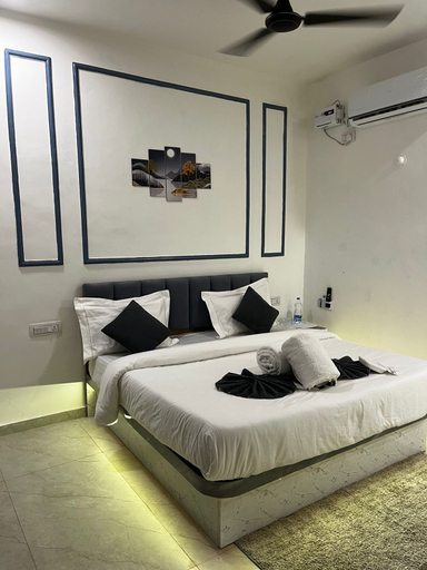 Room 4, Zista Inn, Raigarh