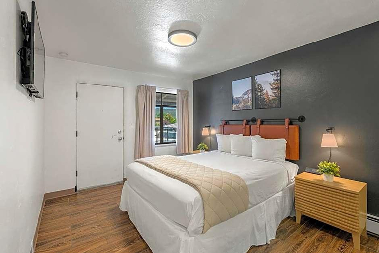 Bedroom 2, Adventure Inn Durango, CO, La Plata