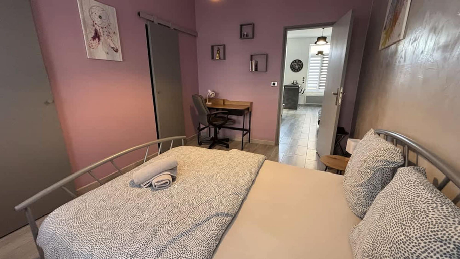 Room 5, Le Bleuet Entre les Places, Pas-de-Calais