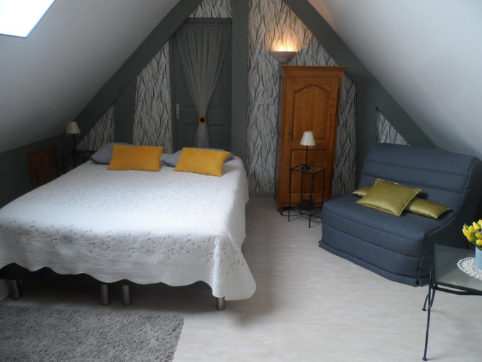 Bedroom 5, chambre d'hote equipee en studio, Somme