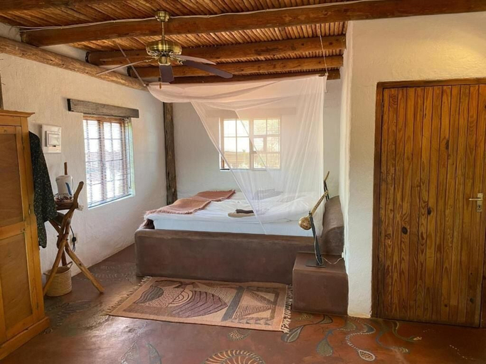 Room 3, Eningu Kalahari Lodge cc, Windhoek Rural