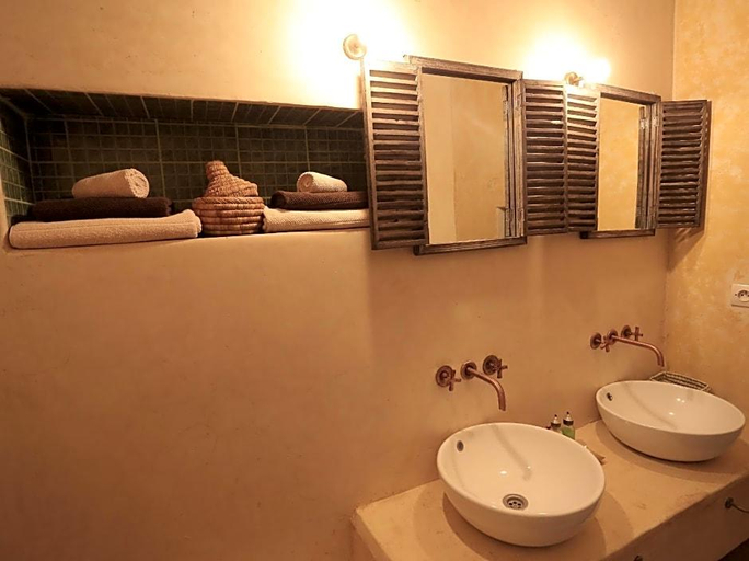 Bathroom 5, Riad 11 Zitoune, Marrakech