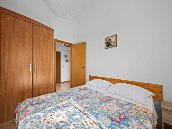 Bedroom 3, Apartment in Vodnjan with Pool Jacuzzi, Vodnjan